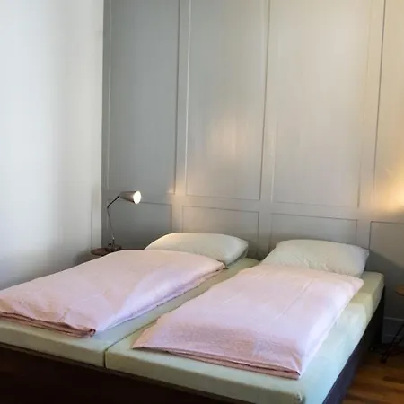 بيت شباب Schloss Youth بورغدورف