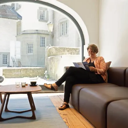 بيت شباب Schloss Youth *