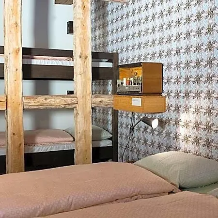 Hostel Schloss Youth *