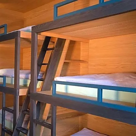 Schloss Youth Hostel *