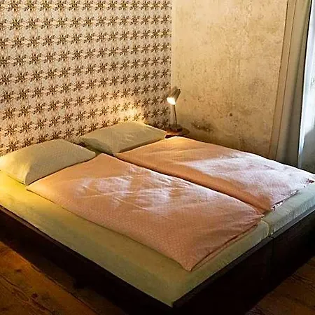 Schloss Youth Hostel