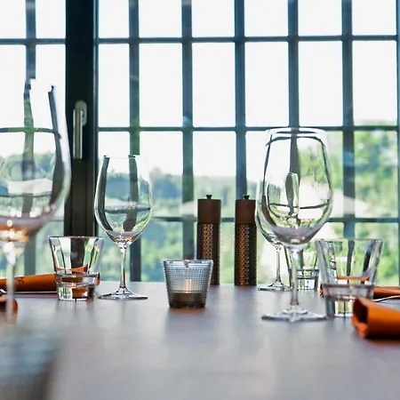 Schloss Youth بيت شباب بورغدورف