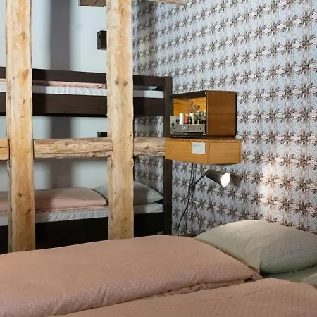 بيت شباب Schloss Youth