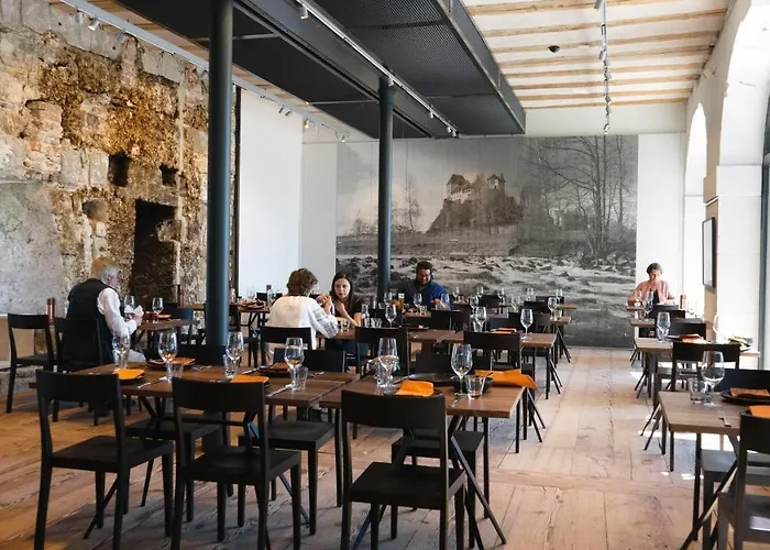 Schloss Youth Vandrerhjem *