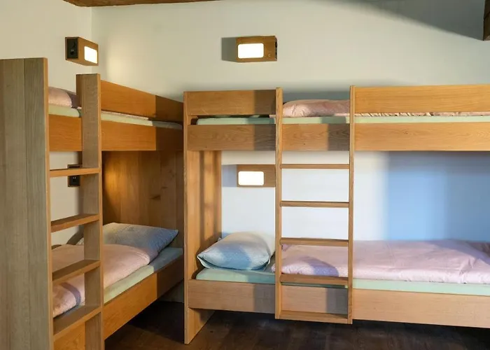 Schloss Youth Hostel